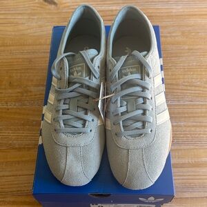 Adidas Women’s Tokyo Size 9 Light Gray and Cream Sneakers